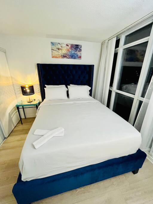 Deluxe Suite Toronto Exterior foto