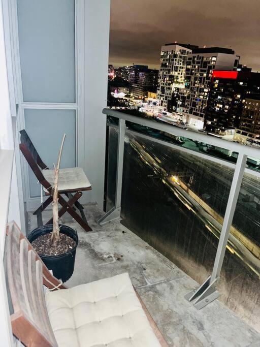 Deluxe Suite Toronto Exterior foto